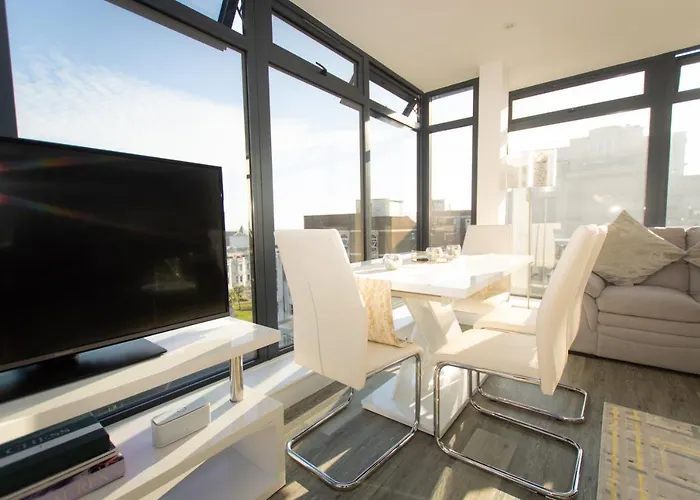 * Panoramic Penthouse With Sea & City Views